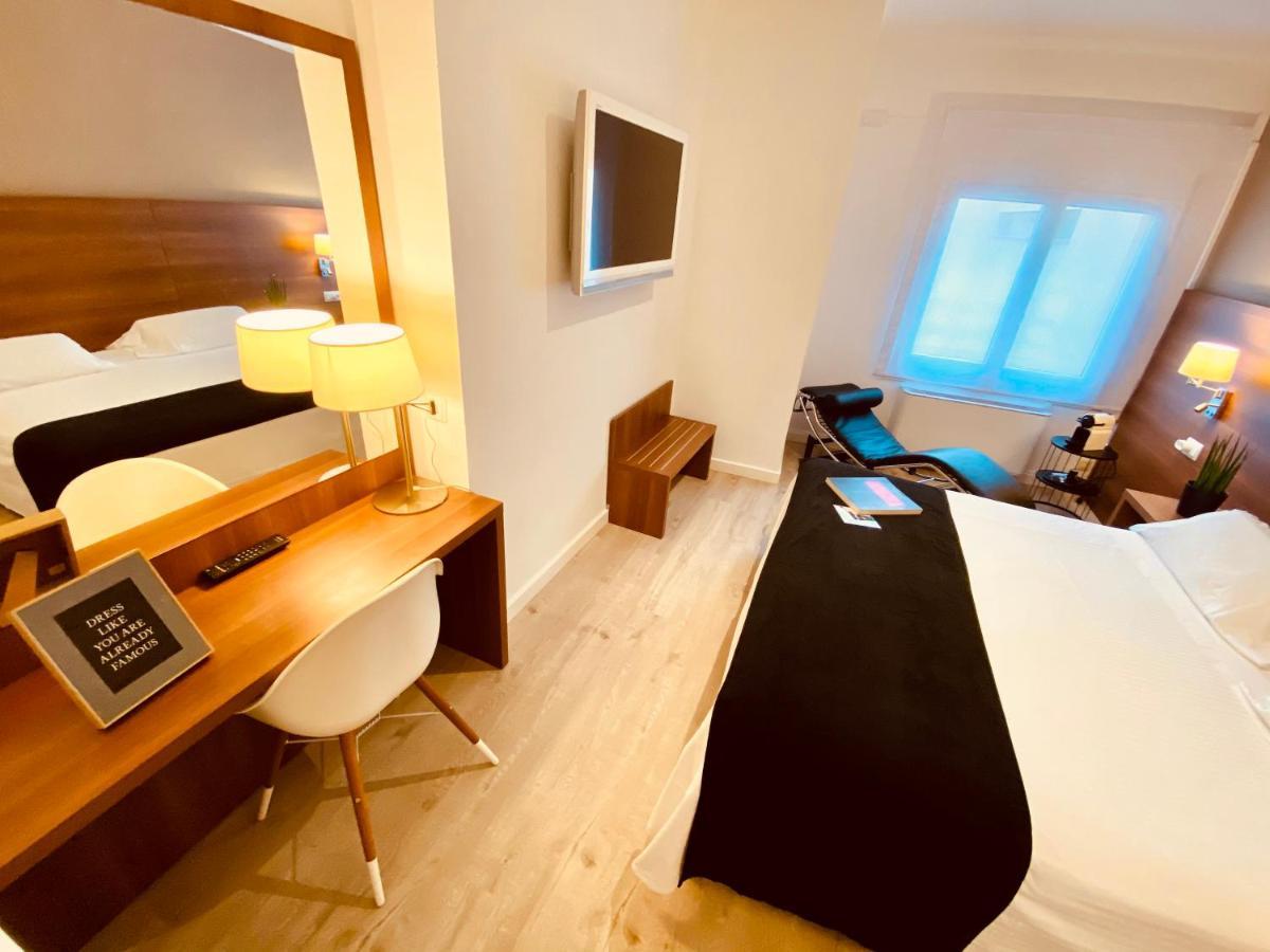 Hotel Carbonell Llançà Extérieur photo