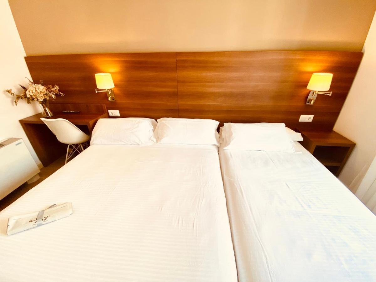 Hotel Carbonell Llançà Extérieur photo