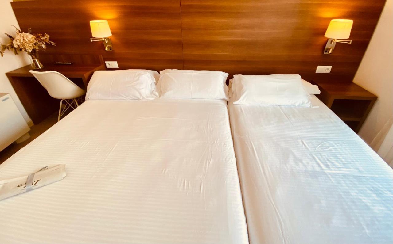 Hotel Carbonell Llançà Extérieur photo